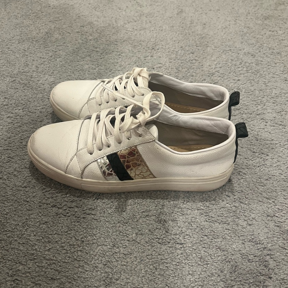 Kana White Sneakers